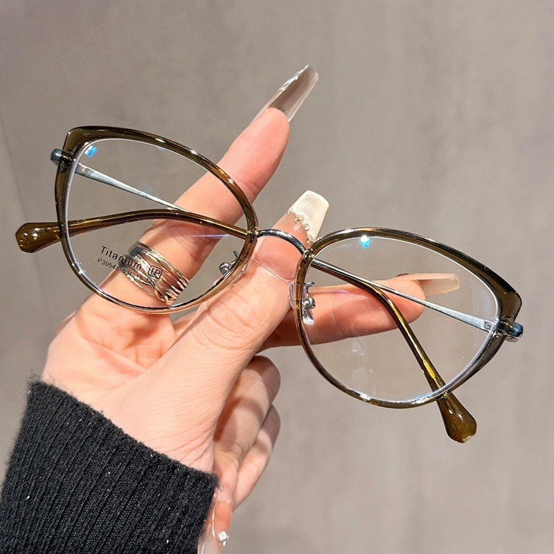 EYORA Small Frame Cat Eye Fash - Women'S Fashion Glasses With Clear Lenses のレビューと価格