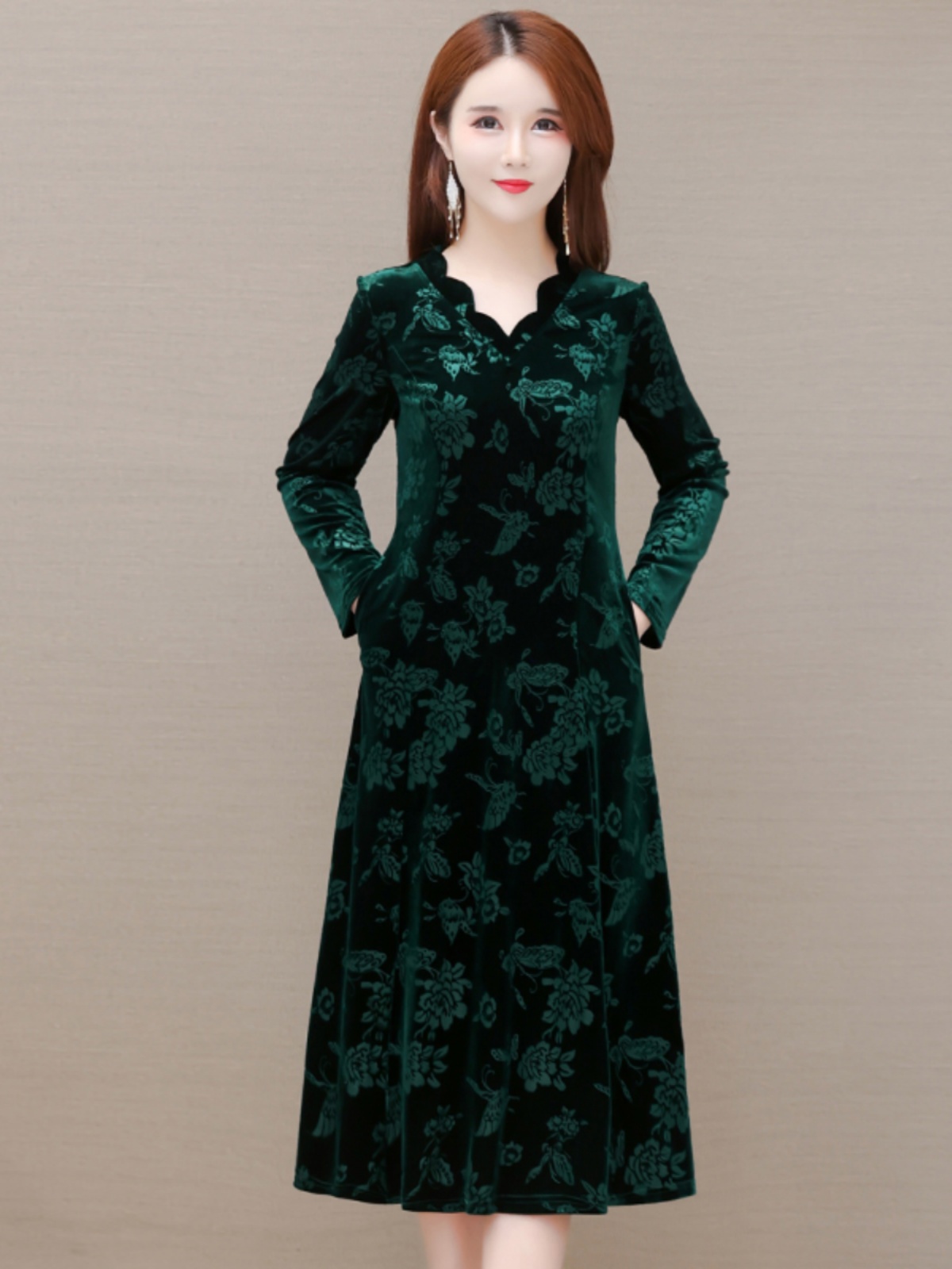 Elegant Velvet Dress V-Neck Mi - Women Fashion Over 60 のレビューと価格