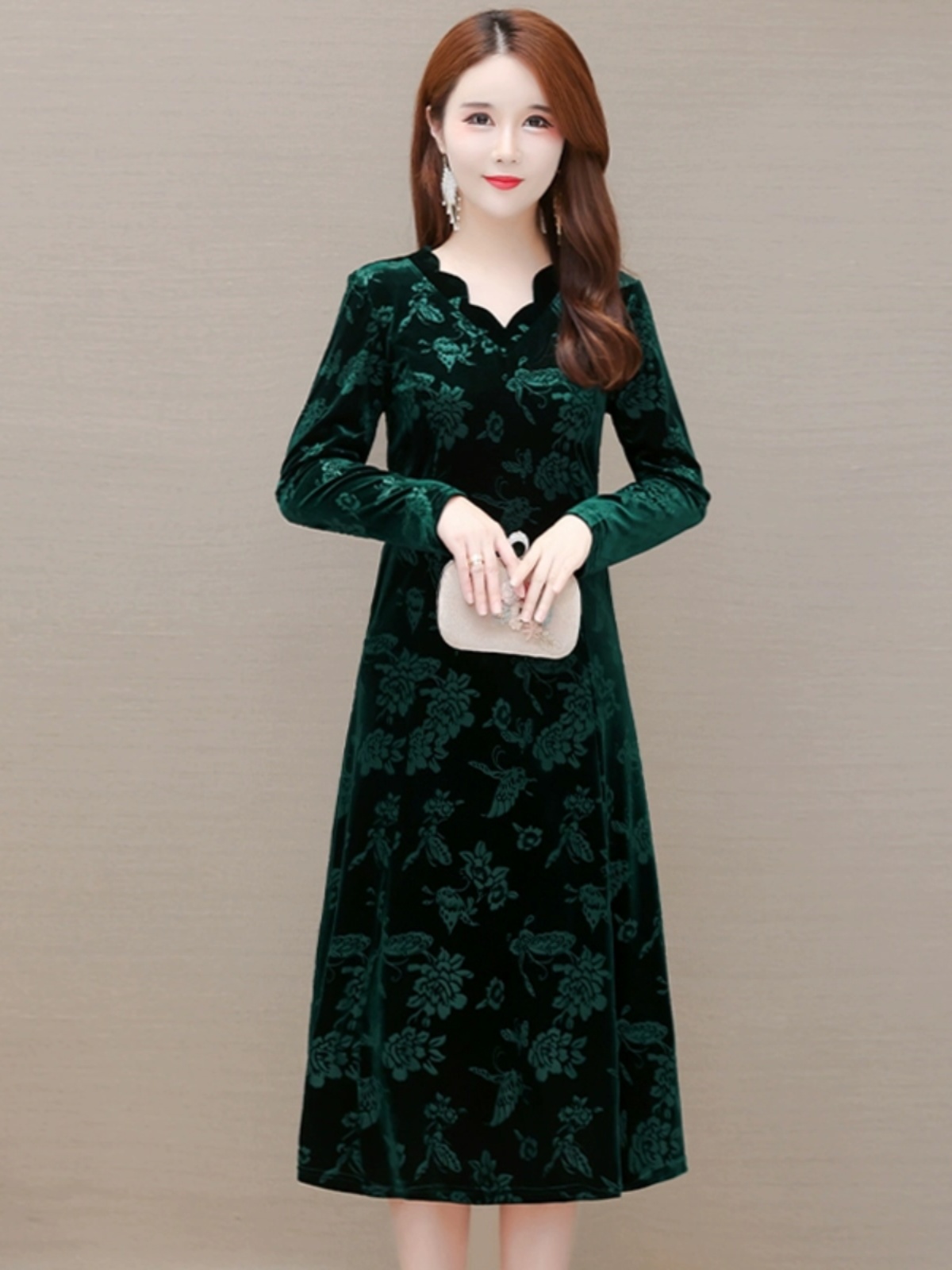 Elegant Velvet Dress V-Neck Mi - Women Fashion Over 60 のレビューと価格